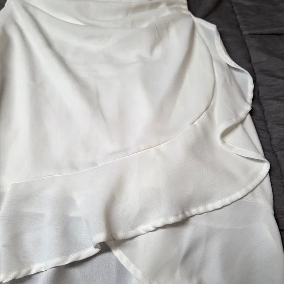 She + Sky White One Shoulder Dress - Picture 5 of 7